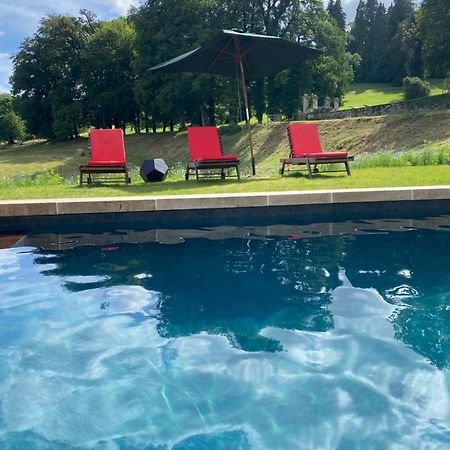 Domaine De Montmery Sa Piscine Son Jardin Ses Espaces Ambazac Exterior photo